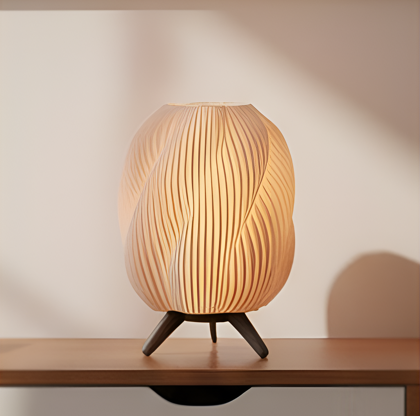 Scandinavian Style Swirl Pleated Lamp | Tripod LED Night